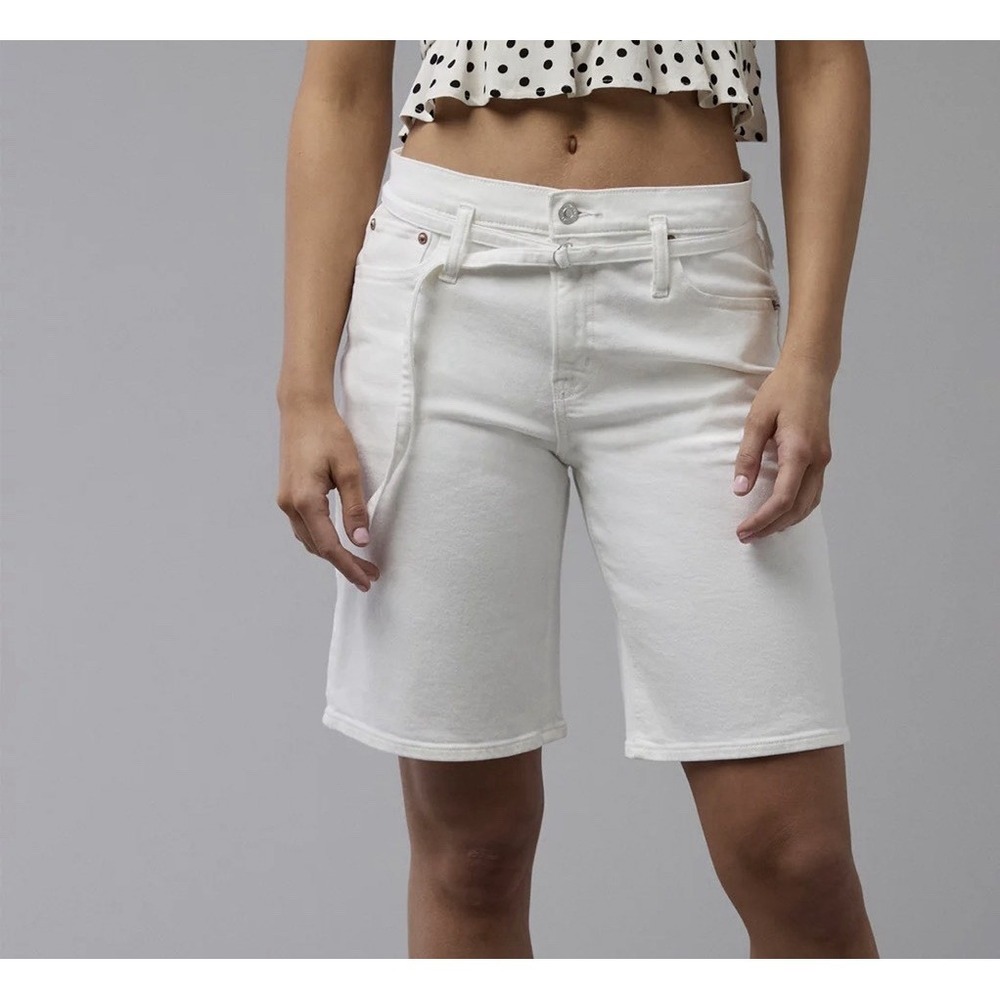 American Eagle Bermuda Denim Shorts Women Sz 2 White Stretch Pockets Button - Picture 1 of 14
